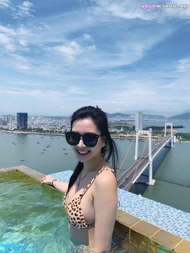 Hot girl Bamboo Airways Duong Nguyen Ha Mi