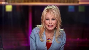 Dolly Parton 50 Years at the Opry 720p MP4 + subs BigJ0554