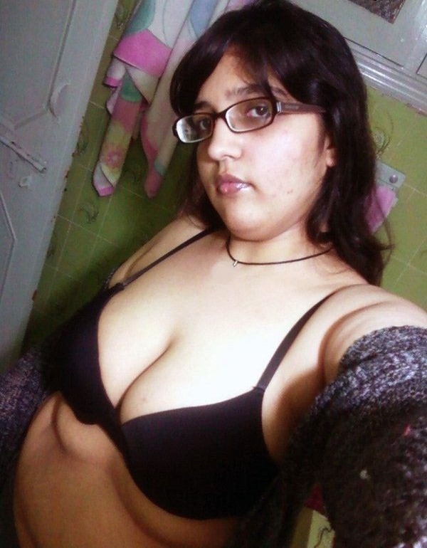 Selfshot_of_Sexy_Indian_Girls_(34).jpg
