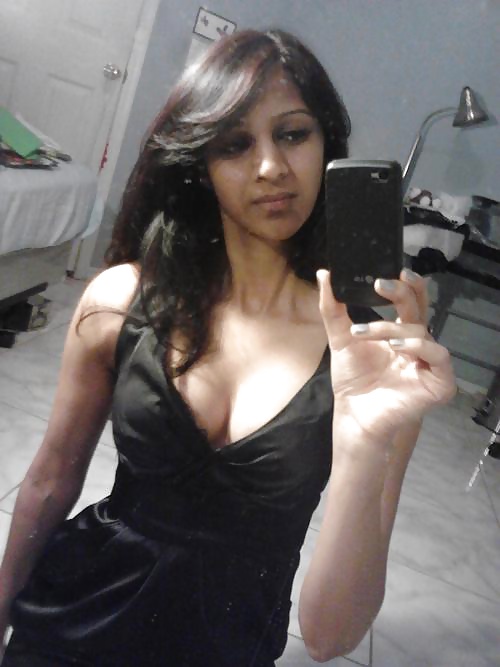 busty-indian-girlfriend-011.jpg