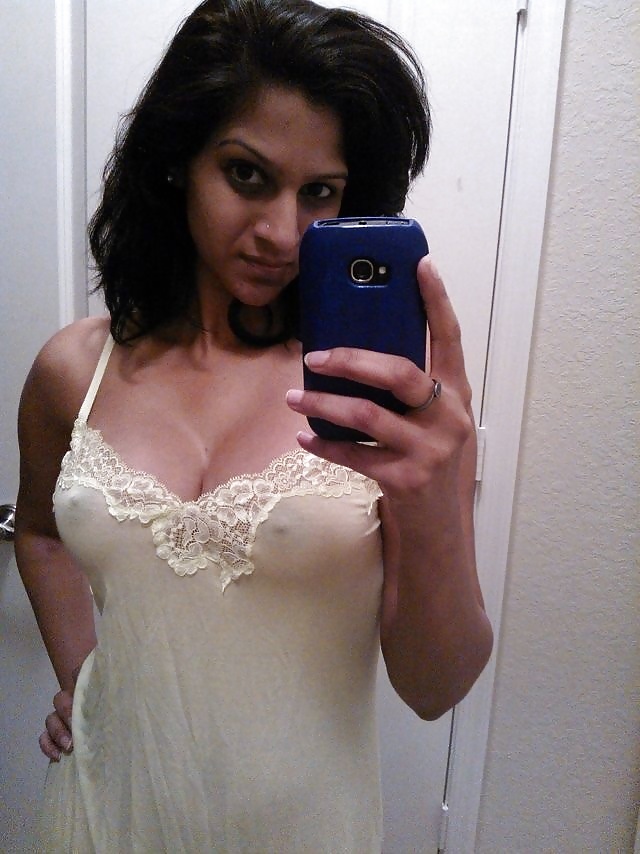 busty-indian-girlfriend-058.jpg