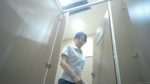 中國女士在廁所 #46