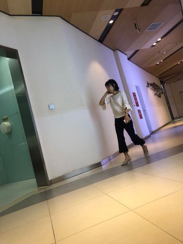 [Asian Uncensored] Female gods sneaked into shopping malls to sneak photos