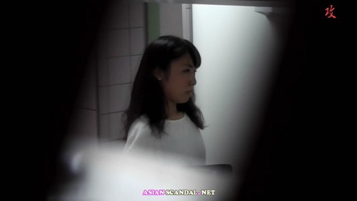 Chinese Lady In Toilet #49
